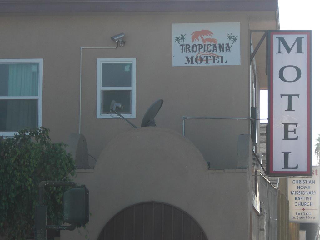 كومبتون Tropicana Motel المظهر الخارجي الصورة